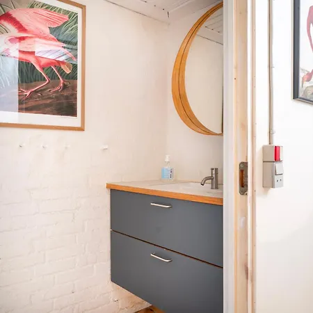 Rummeligt Kaeldervaerelse Med Egen Indgang Og Privat Terrasse Naer Aarhus Bed & Breakfast Brabrand