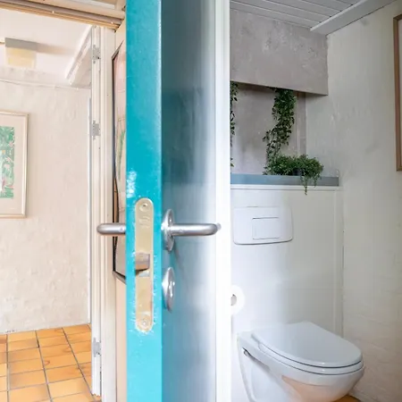 Rummeligt Kaeldervaerelse Med Egen Indgang Og Privat Terrasse Naer Aarhus Bed & Breakfast