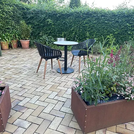 Bed & Breakfast Rummeligt Kaeldervaerelse Med Egen Indgang Og Privat Terrasse Naer Aarhus Brabrand